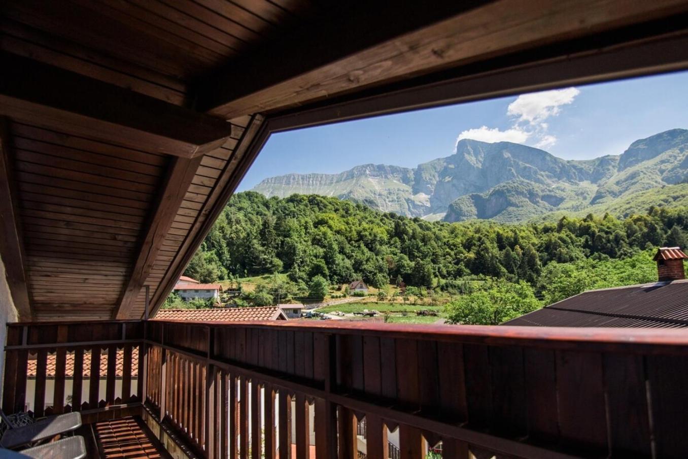 Apartma Luna With Mountain View Кобарід Екстер'єр фото